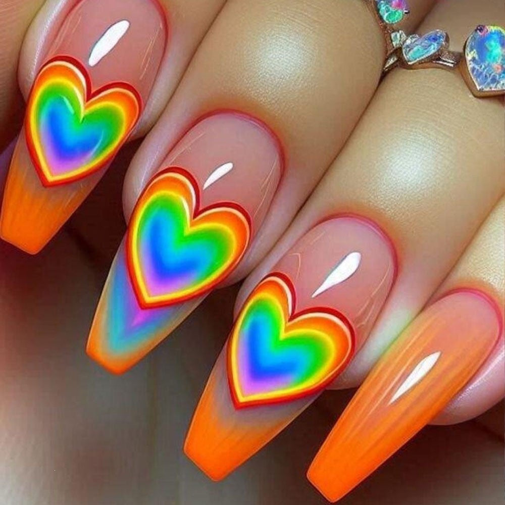 Artificial nails with romantic heart design and fine accents Bowlift
