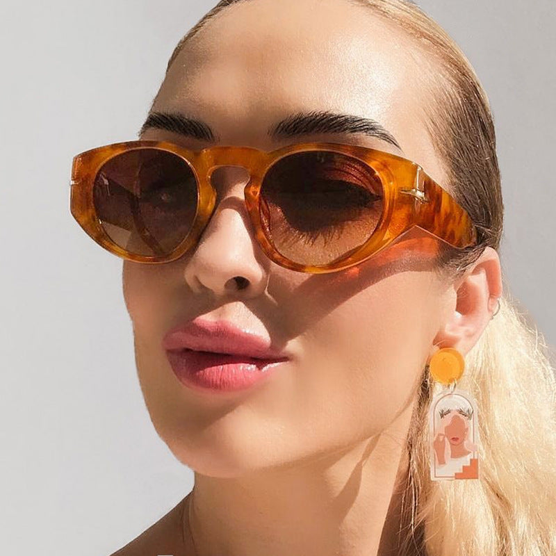 Women’s fashionable sunglasses with unique design and polarizing lenses Bowlift