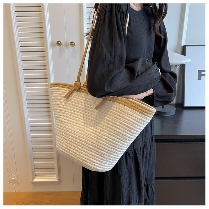 Elegant beach bag with high-quality details Bowlift