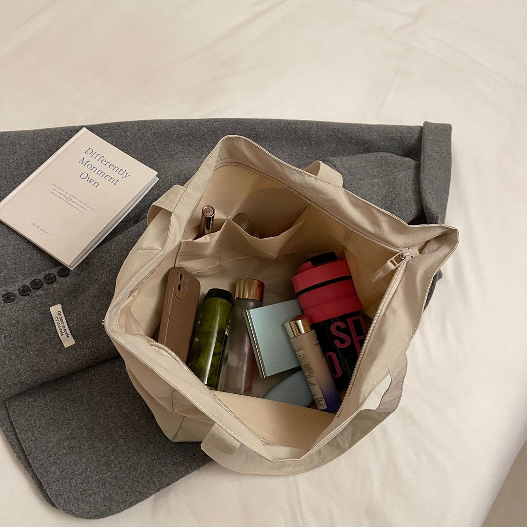 Spacious shopping bag with practical front pocket Bowlift