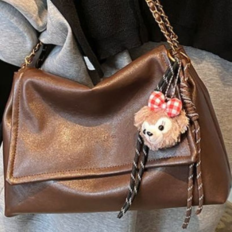 Elegant Structured Handbag Bowlift