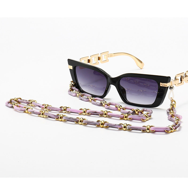 Fashion Cat-Eye Sunglasses with Elegant Chain Bowlift