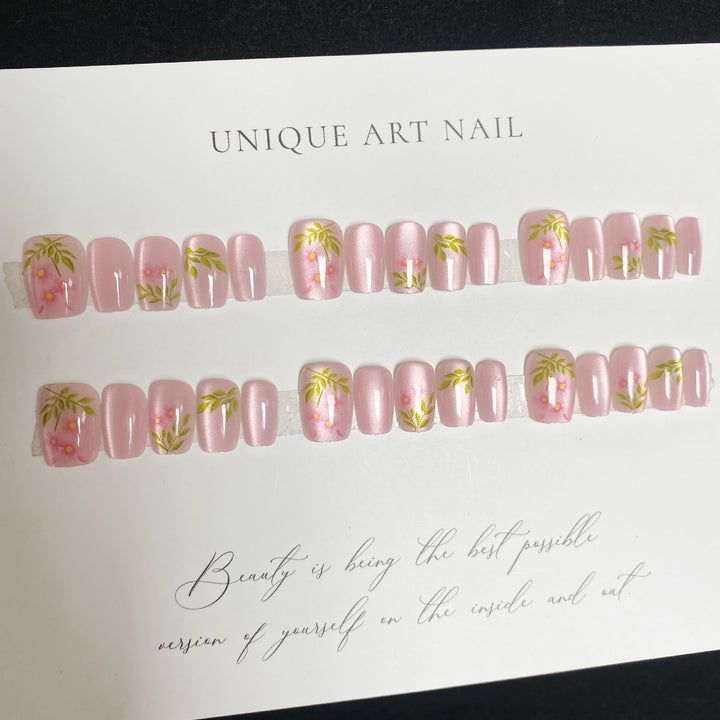 Decorative Floral Design Press-On Nail Set