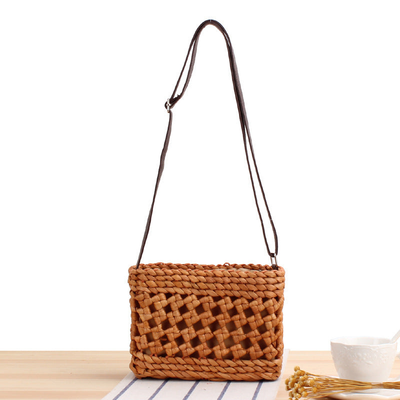 Handcrafted straw (shoulder bag) Bowlift