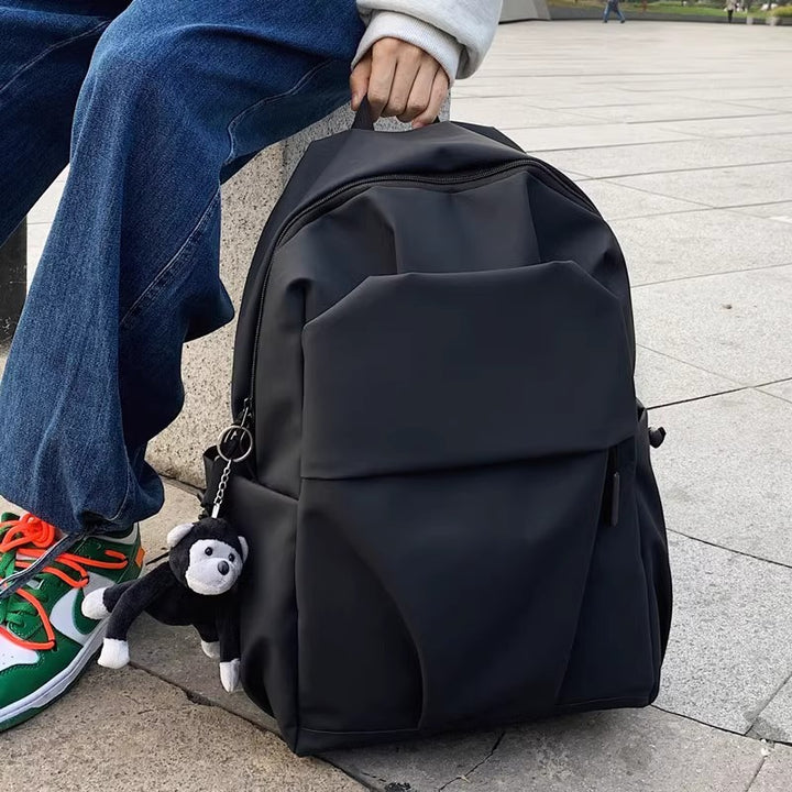 Functional backpack with innovative storage concept Bowlift
