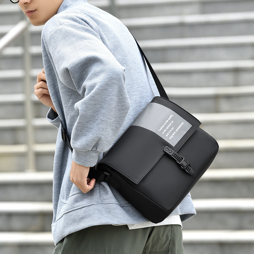 Fashionable Messenger Bag Bowlift