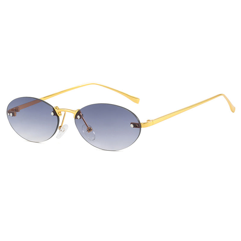 Ladies fashionable sunglasses in elegant retro design Bowlift