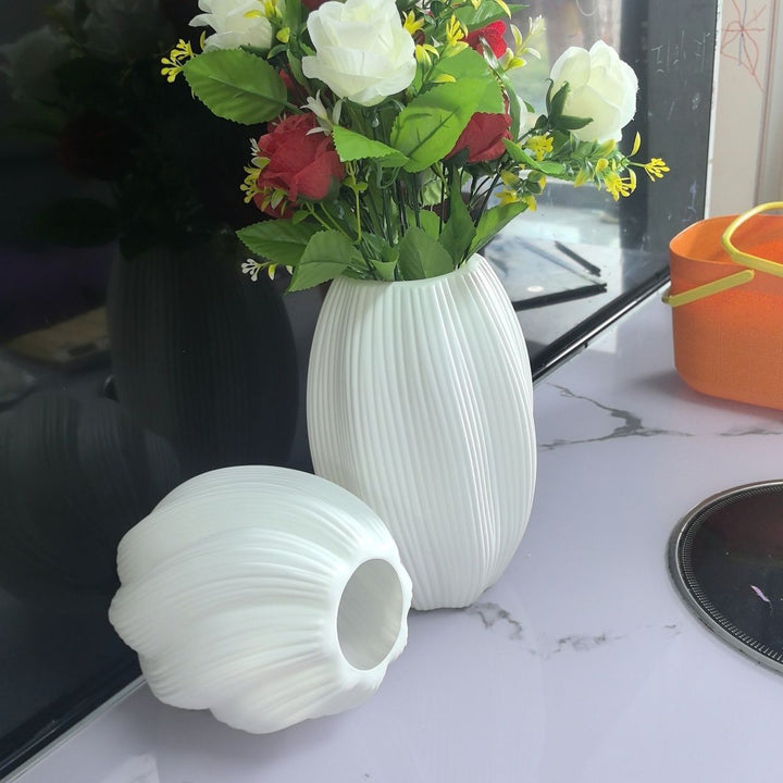 Decorative Ribbed Ceramic Vase Bowlift