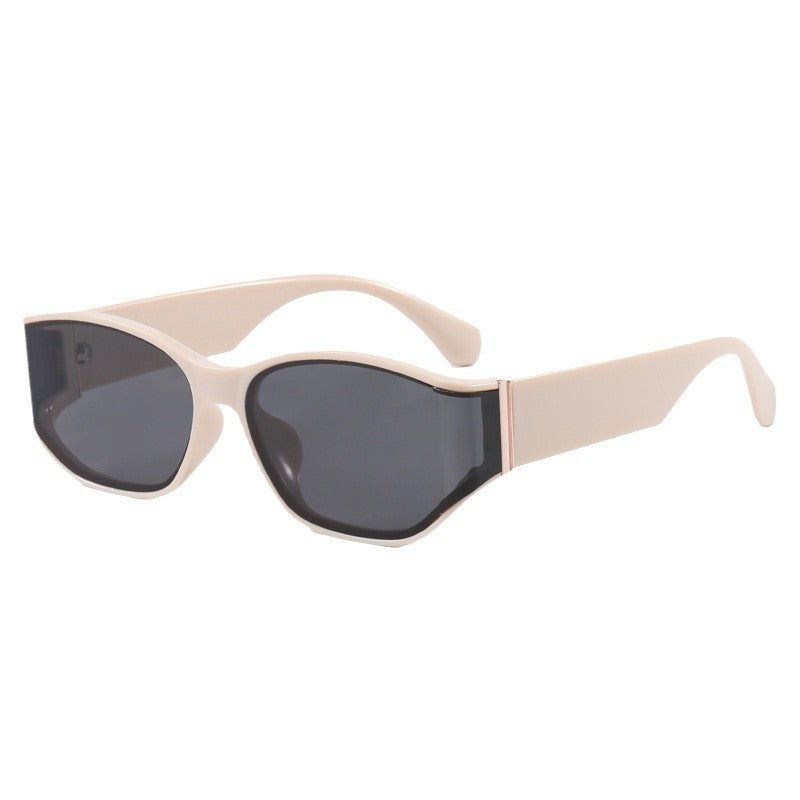 Ladies fashionable sunglasses with striking design Bowlift