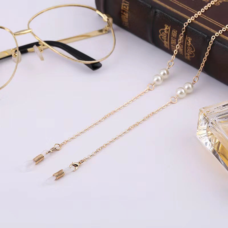 Elegant Layered Pearl and Chain Necklace Bowlift