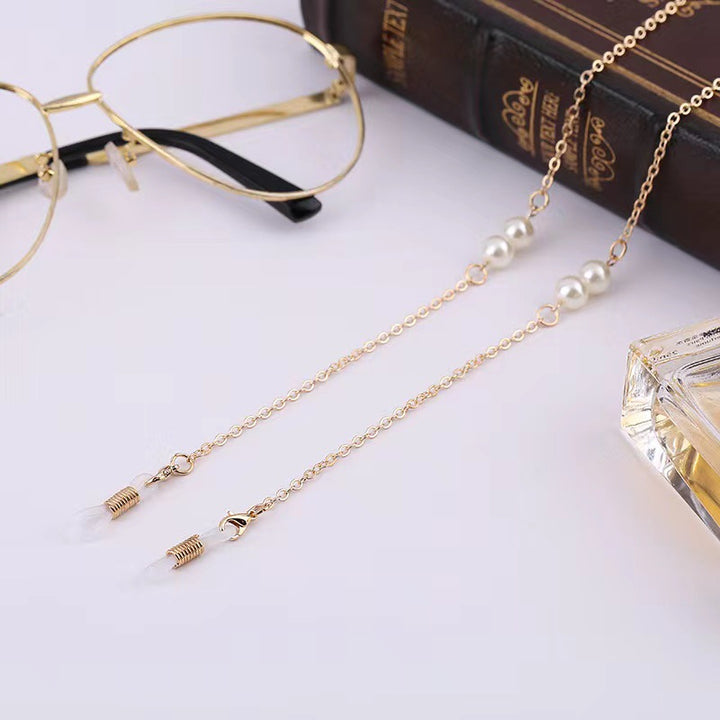 Elegant Layered Pearl and Chain Necklace Bowlift