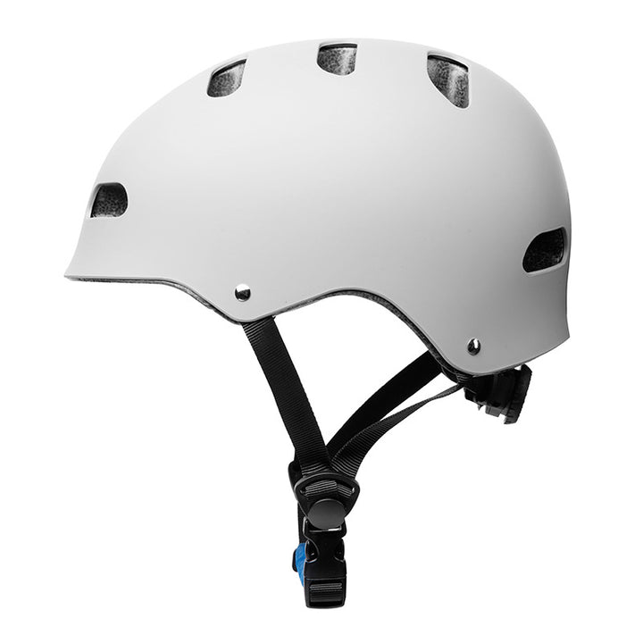 Skate helmet with advanced ventilation technology Bowlift