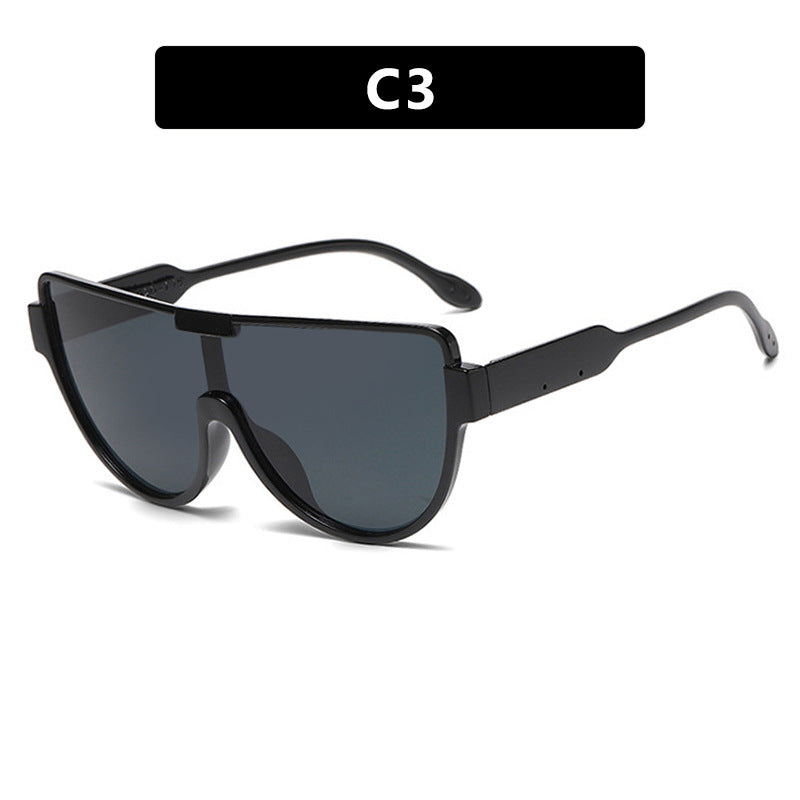 Ladies futuristic sunglasses in sporty design Bowlift