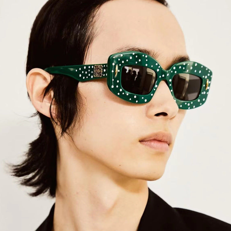 Women's fashionable sunglasses with glamorous rhinestone embellishment Bowlift