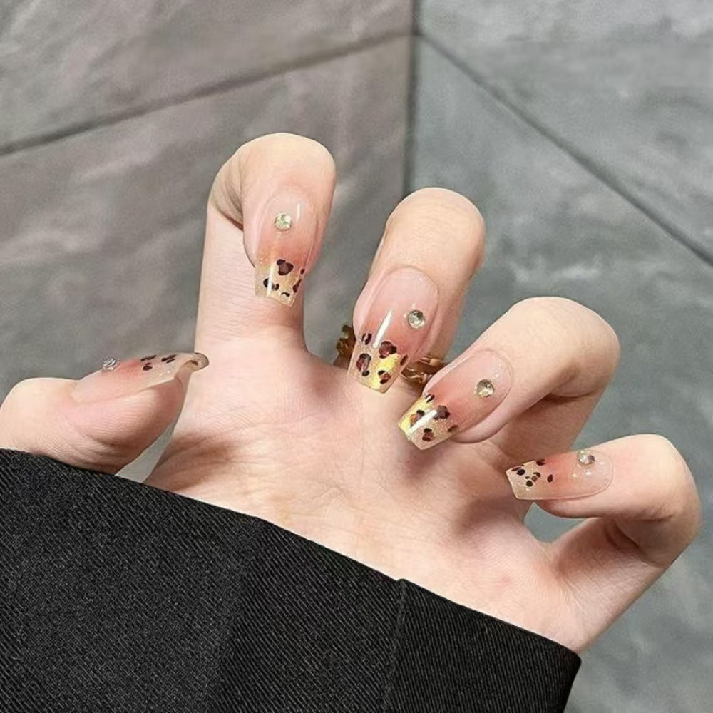 Glossy Press-On Nail Art Bowlift