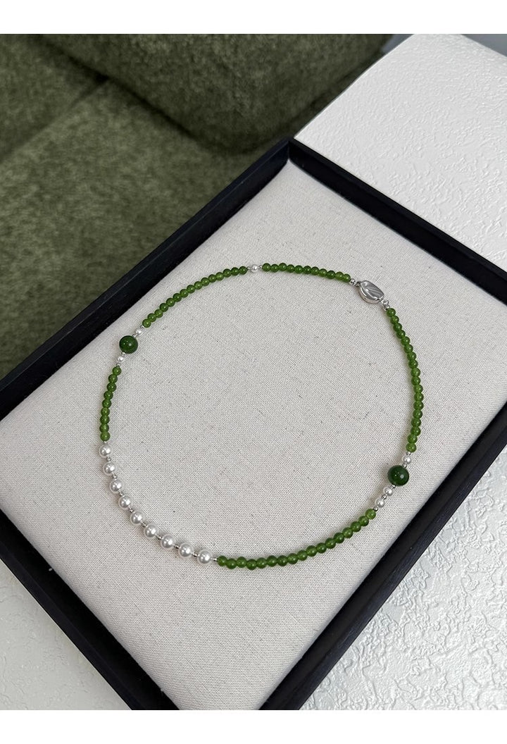 Elegant Beaded Necklace Bowlift