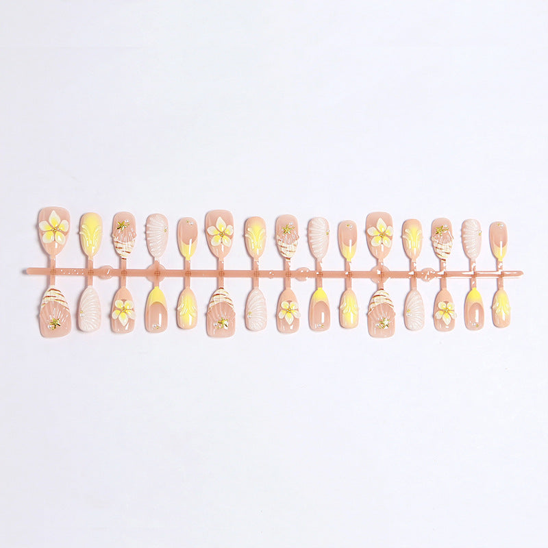 Artificial nails in luxurious flower and gold design Bowlift