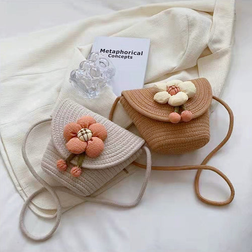 Handbag with 3D flower appliqué Bowlift