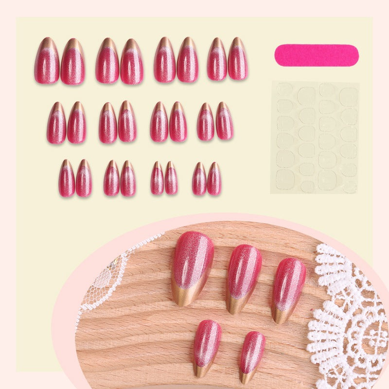 Glamorous artificial nails with shimmering finishing Bowlift