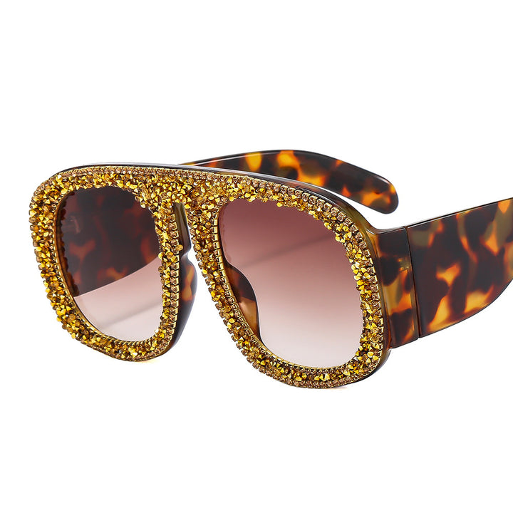 Women's eye-catching sunglasses with crystal embellishment Bowlift