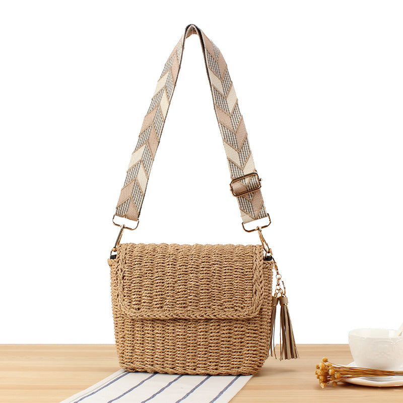 Elegant Shoulder Bag Made of Braided Natural Fabric Bowlift