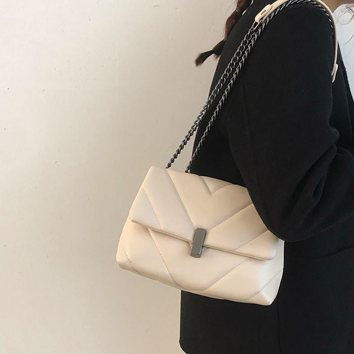 Chic Quilted Evening Handbag Bowlift