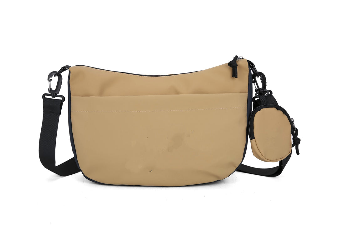 Practical shoulder bag with additional compartments Bowlift