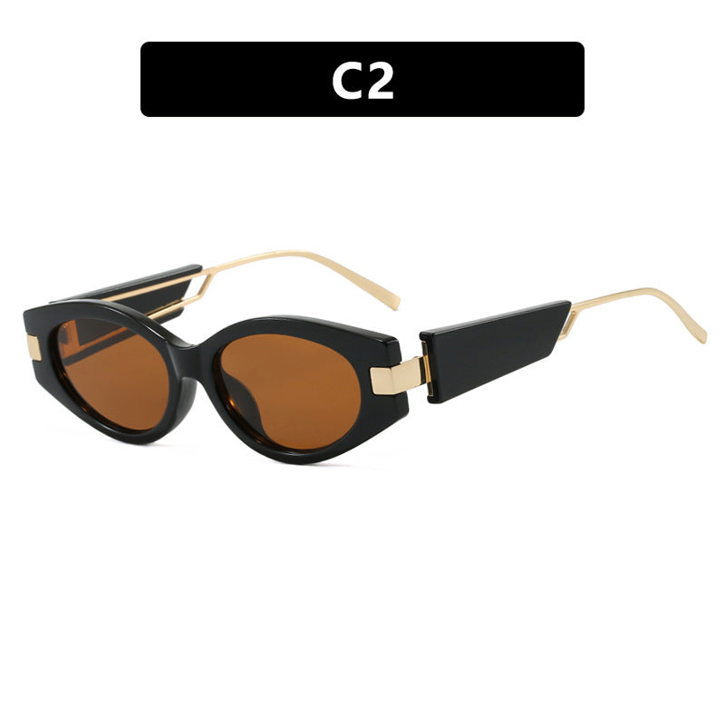 Ladies elegant Cat-Eye sunglasses with gold accents Bowlift