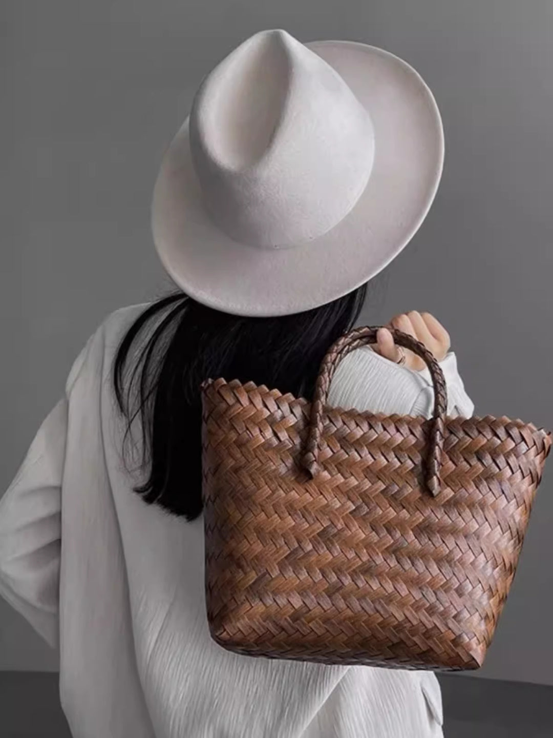 Handbag Made of Woven Bast Bowlift