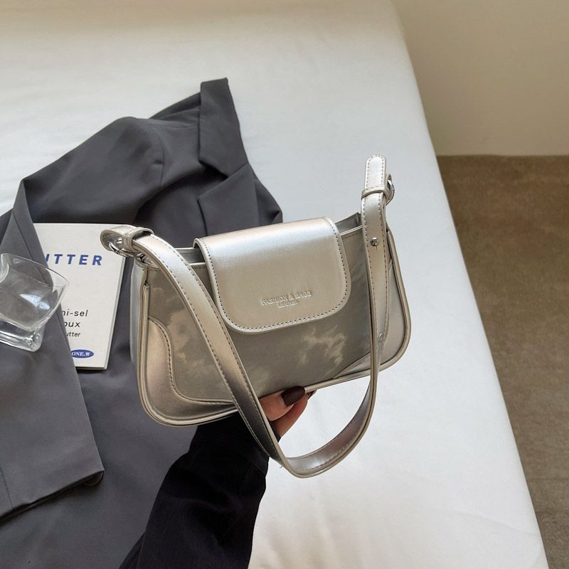 Chic Mini Crossbody Handbag Bowlift