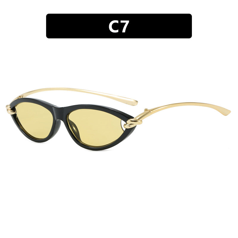 Women's Cat-Eye Sunglasses with Elegant Metal Frame and Protective UV Filter Bowlift