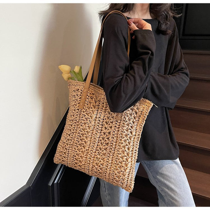 Spacious straw shopping bag with leather handles Bowlift