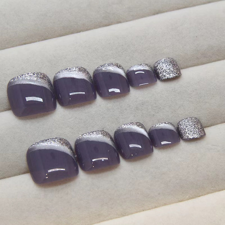 Artificial nails with elegant glitter finish Bowlift