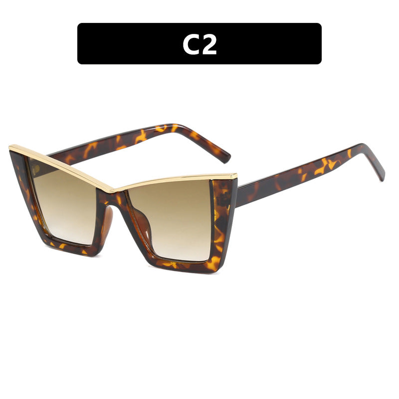 Ladies modern Cat-Eye sunglasses with extravagant design and protective UV filter Bowlift