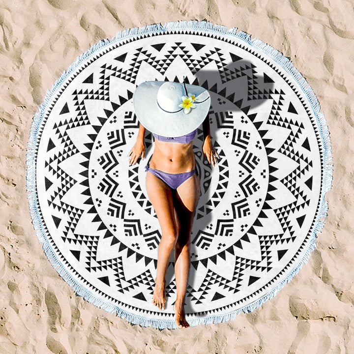 Round beach towel with artistic lotus design Bowlift