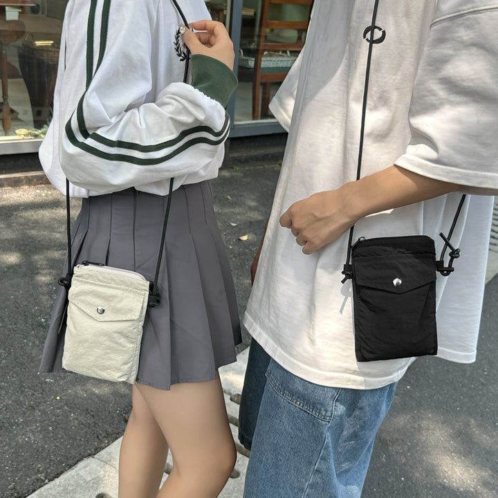 Practical Shoulder Bag with Water-Repellent Material and Adjustable Shoulder Strap Bowlift