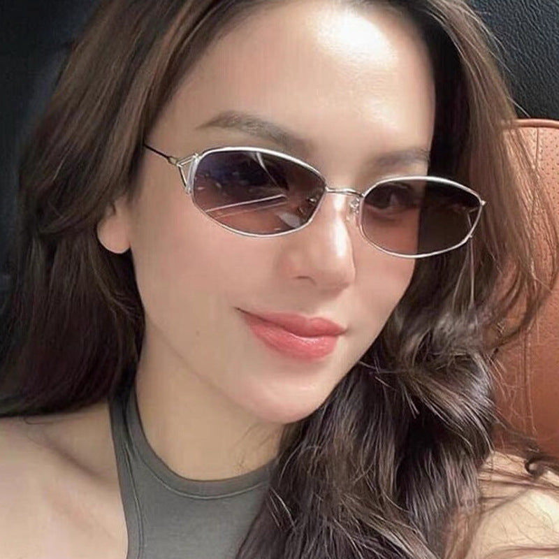 Women's fashionable sunglasses in an elegant oval design with high-quality metal frame Bowlift