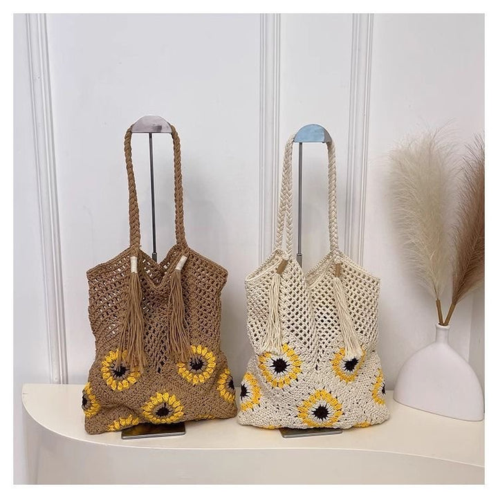 Hand-knotted leisure bag with floral pattern Bowlift