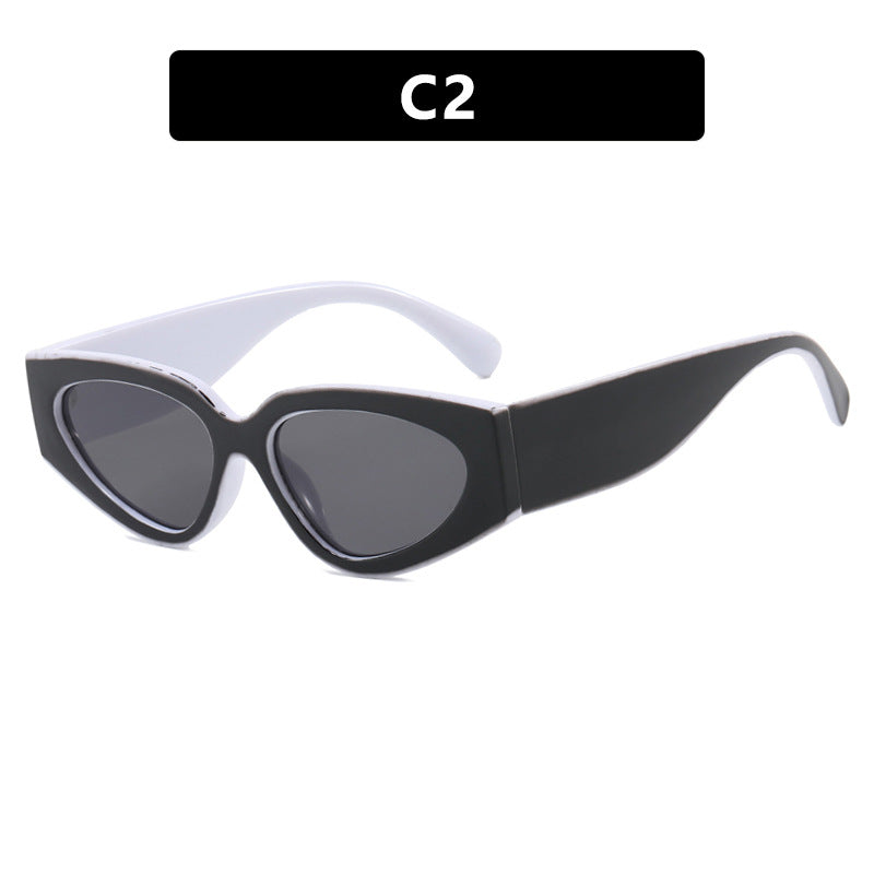 Women's Cat-Eye Sunglasses with Extravagant Design and Protective UV Filter Bowlift