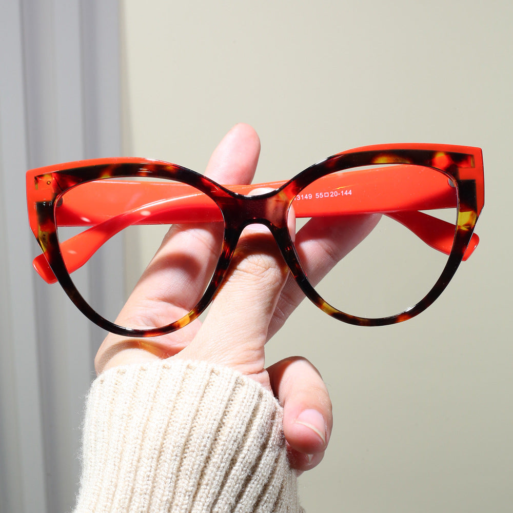 Ladies Cat-Eye Sunglasses with Extravagant Frame and UV Protection Bowlift