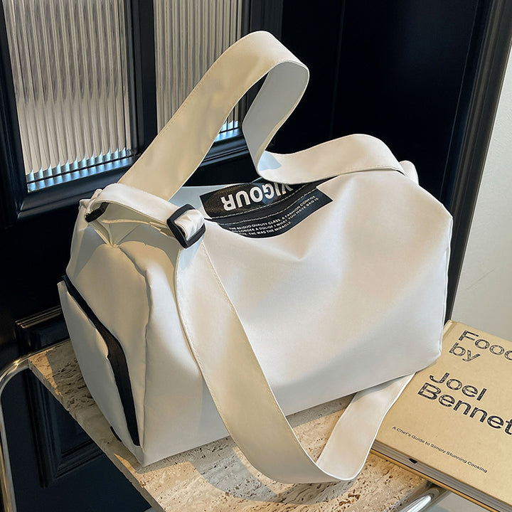 Stylish travel bag with versatile carrying options Bowlift
