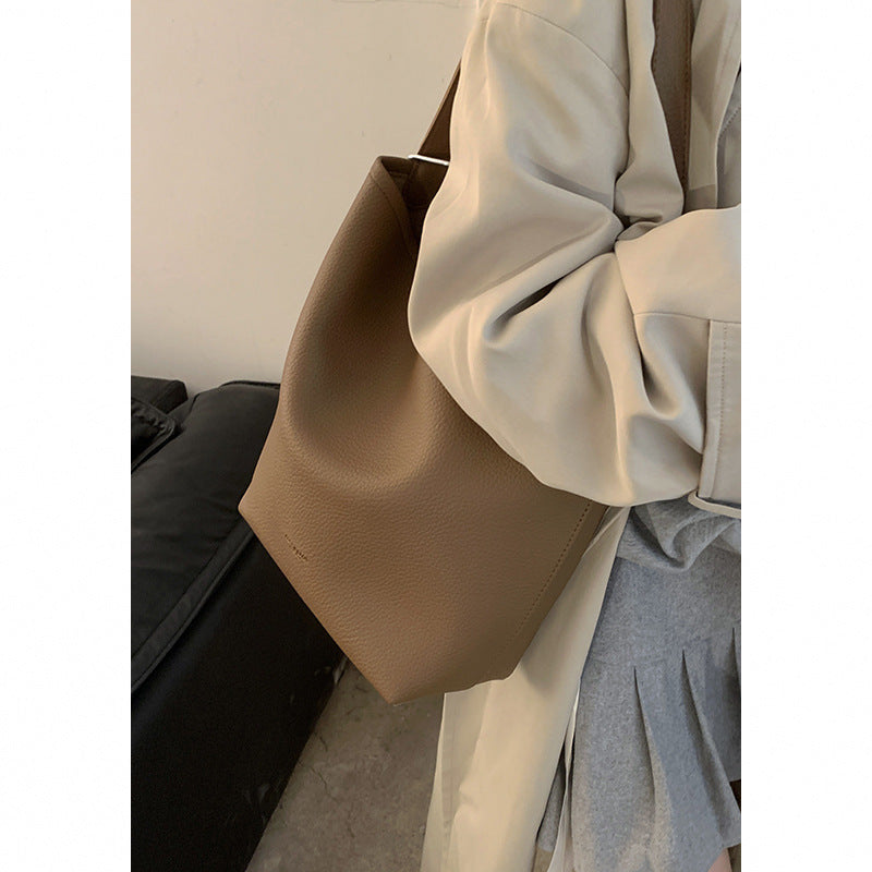 Minimalistic Tote Bag Bowlift