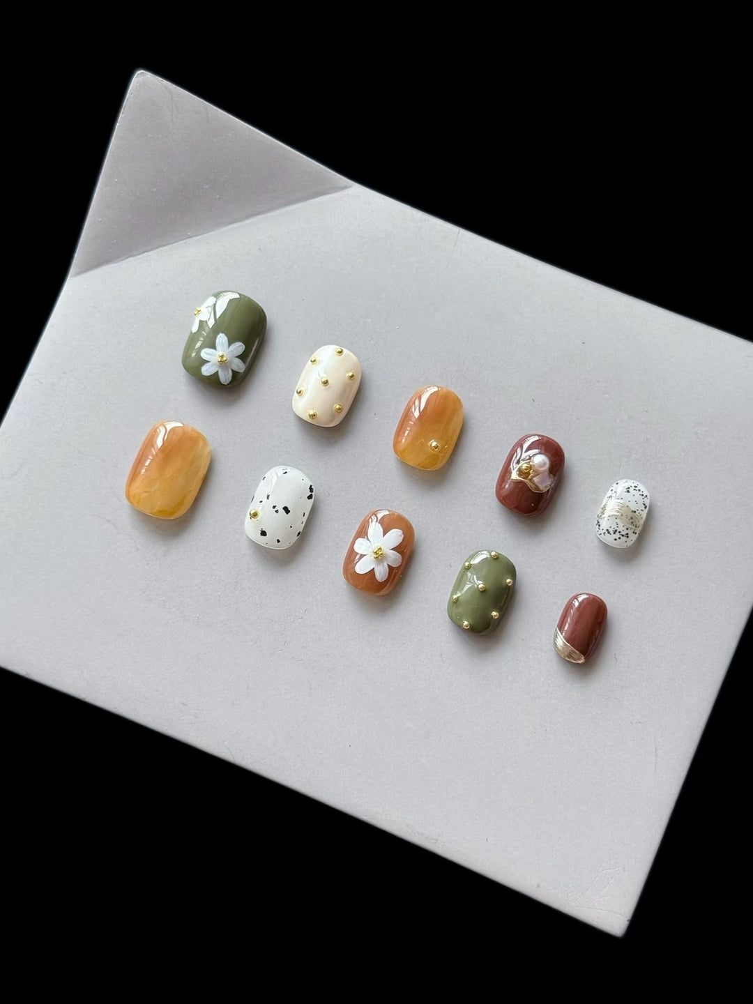 Artistic Press-On Nail Design Set  1791773005
