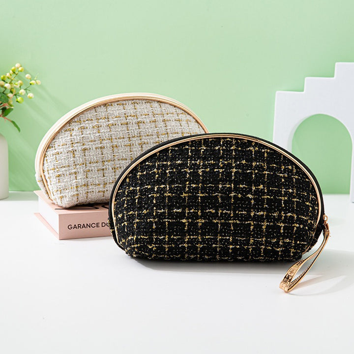 Stylish and Spacious Cosmetic Bag Bowlift