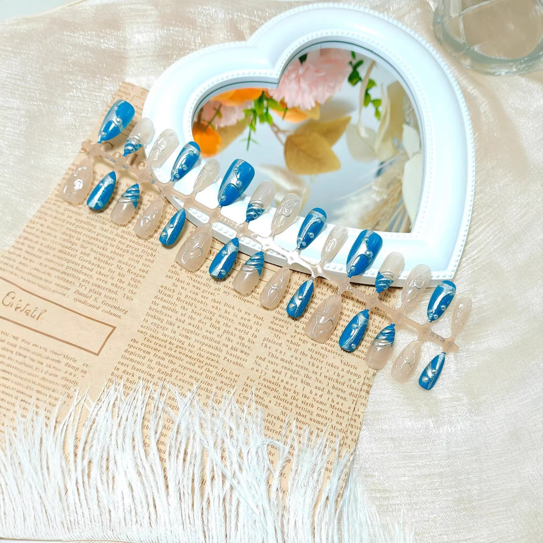 Artificial nails with creative shimmer design Bowlift