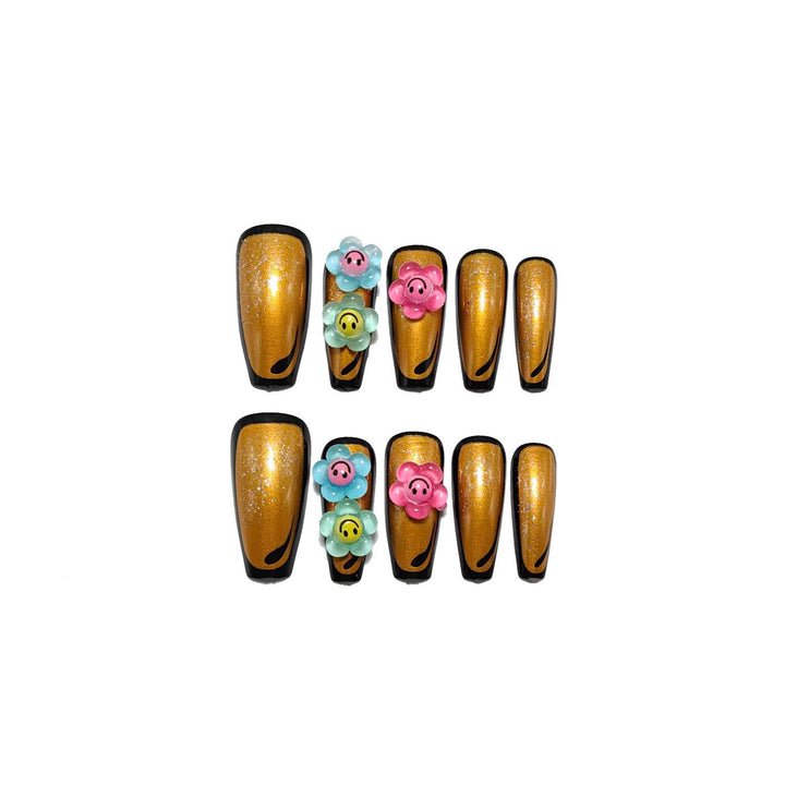 Artificial nails in a playful flower design with glittering accents Bowlift