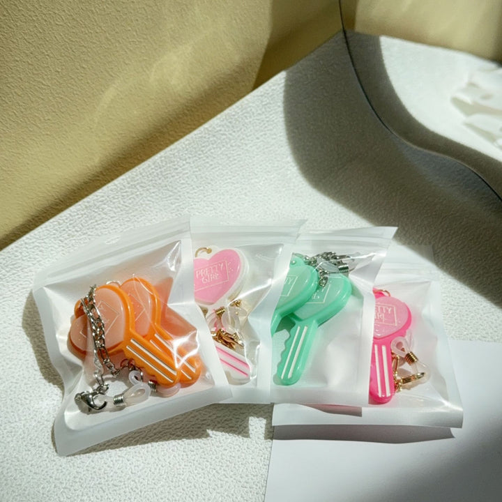 Heart-Shaped Key Dangle Earrings Bowlift
