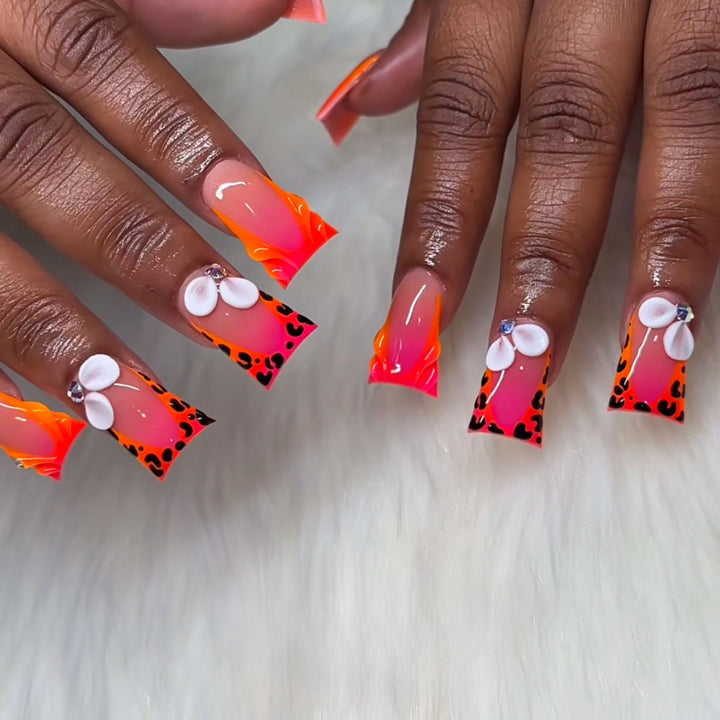 Artistic Floral Press-On Nails Bowlift