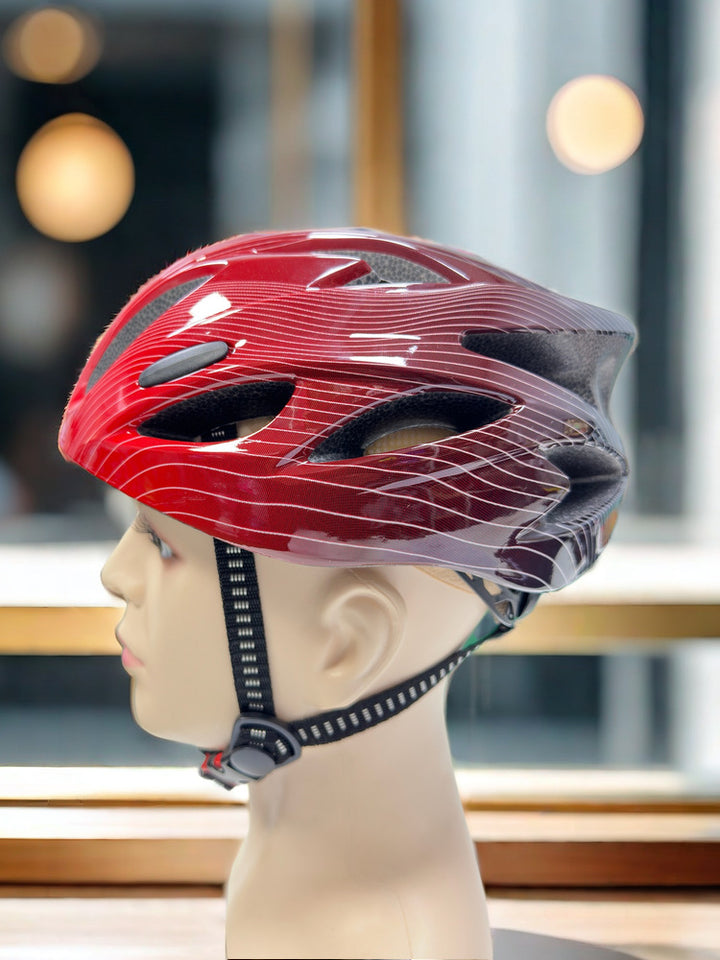 Lightweight Cycling Helmet Bowlift