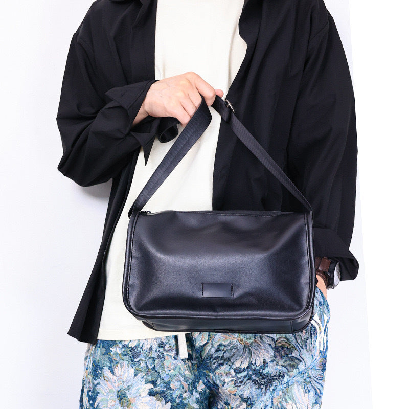Practical Crossbody Bag In Minimalist Design Bowlift